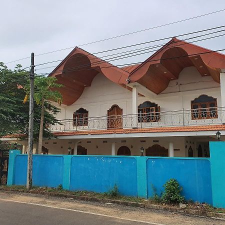 Hb Budget Rest Hotel Джафна Екстериор снимка