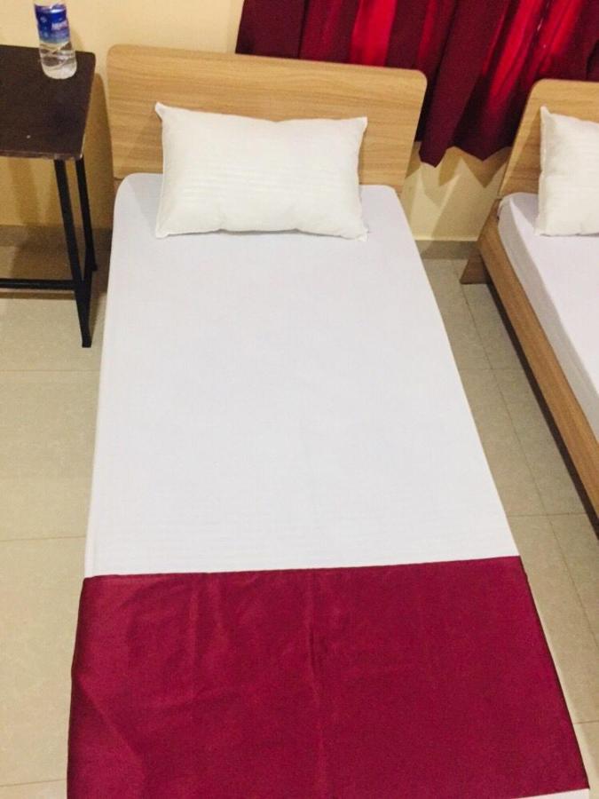 Hb Budget Rest Hotel Джафна Екстериор снимка