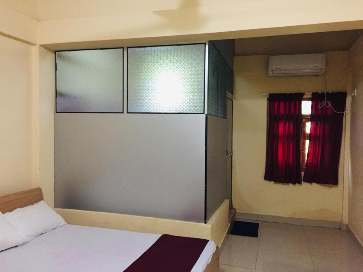 Hb Budget Rest Hotel Джафна Екстериор снимка