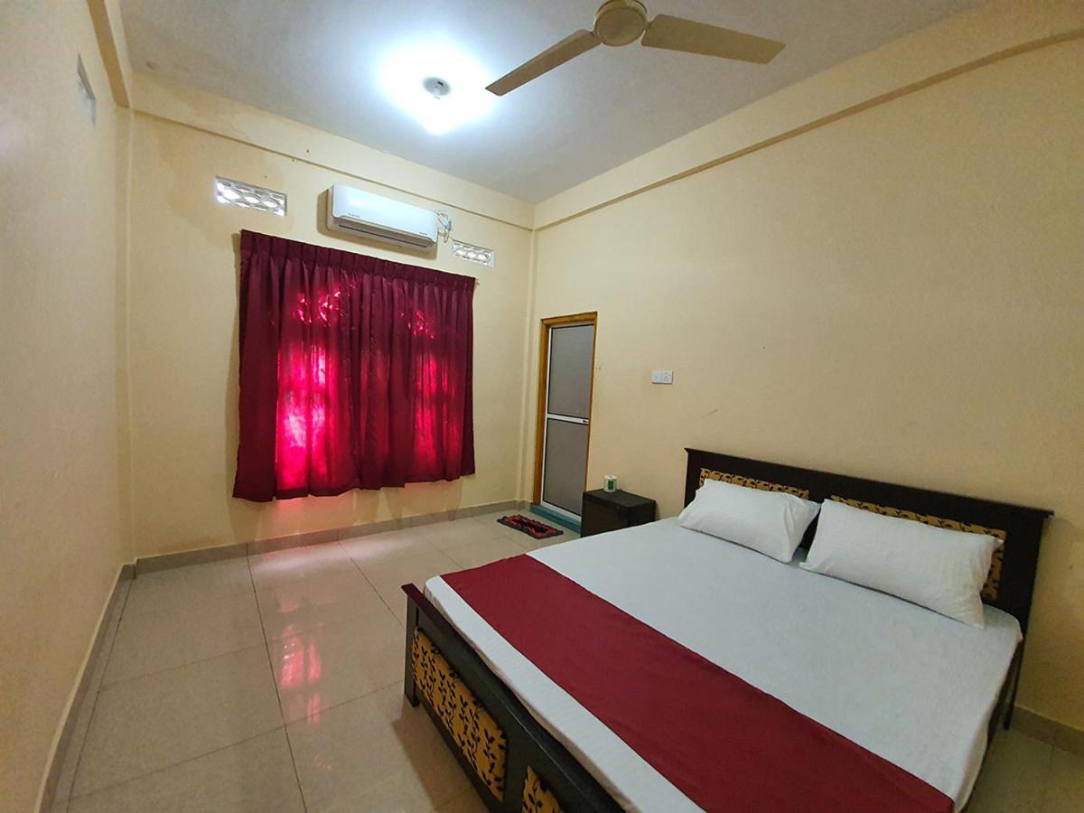 Hb Budget Rest Hotel Джафна Екстериор снимка