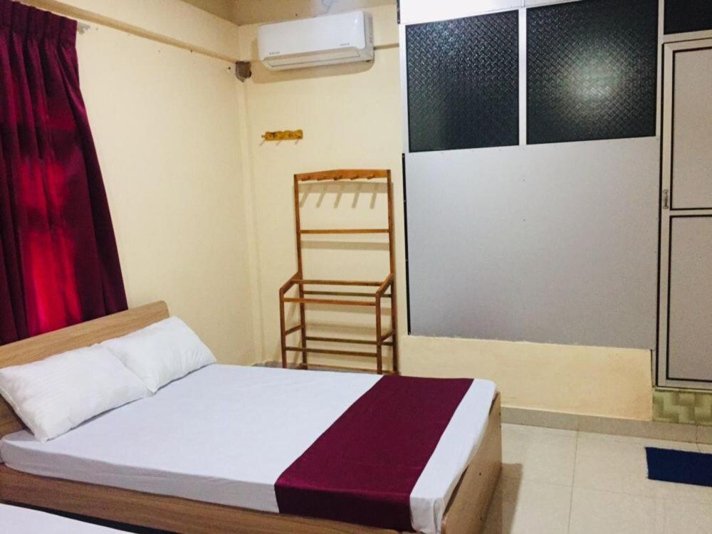 Hb Budget Rest Hotel Джафна Екстериор снимка